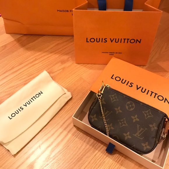 Louis Vuitton Accessories - Louis Vuitton Mini Pochette
